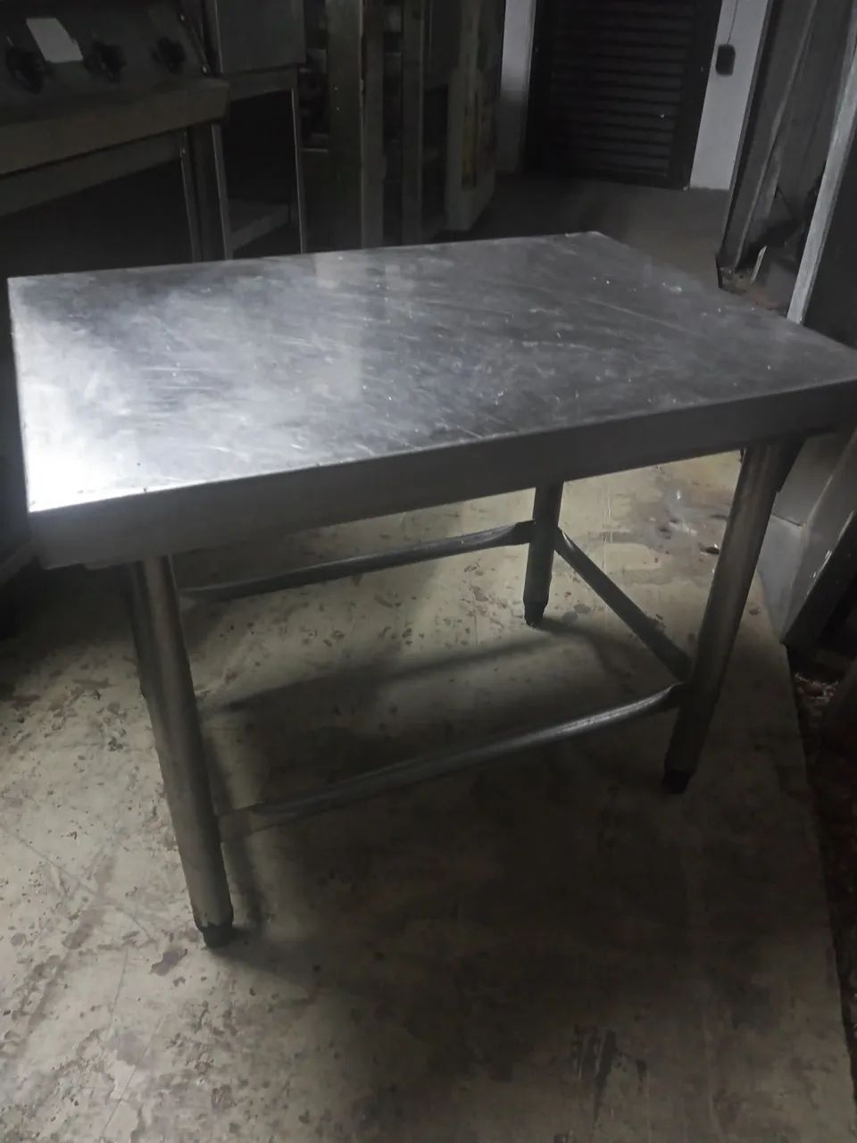 Mesa apoio anão inox marca Alfatec
