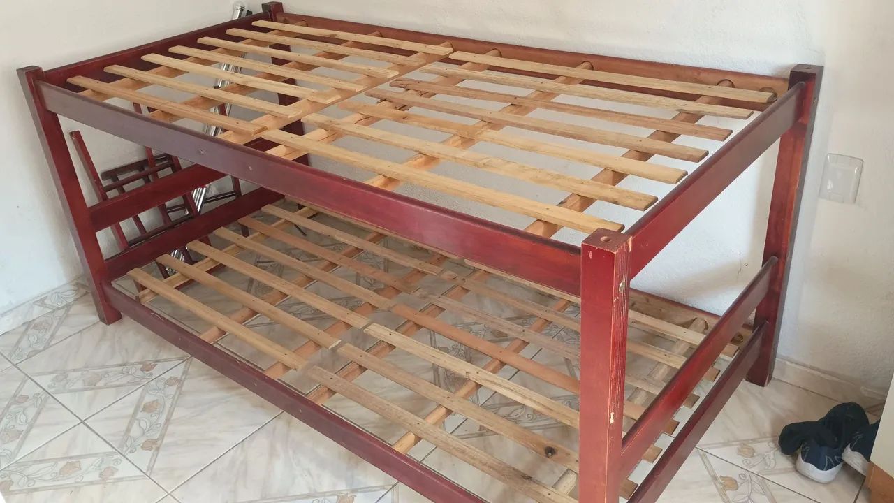 uma cama trelixe  - Foto 2