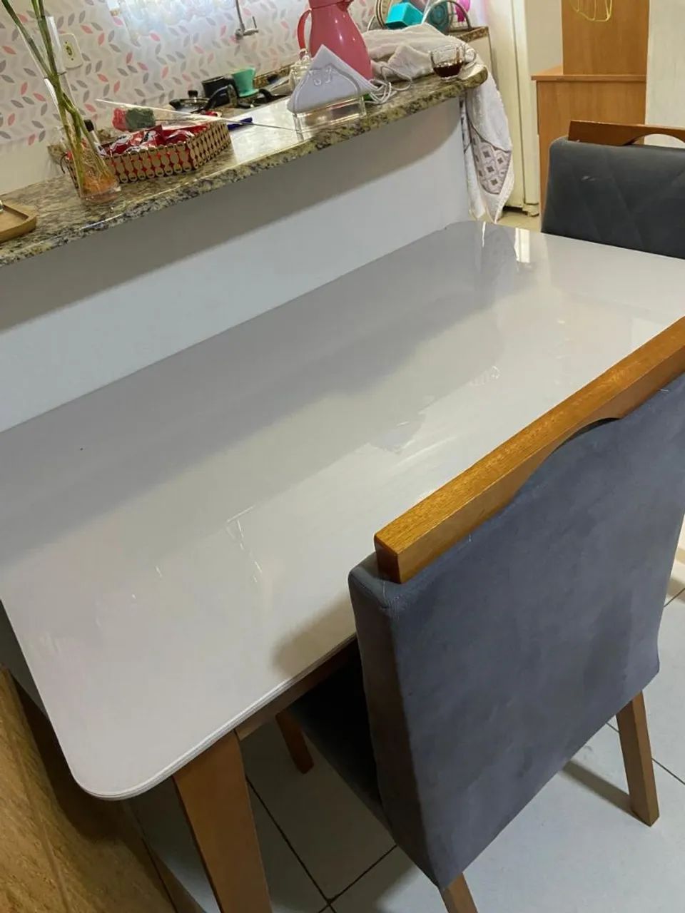 Mesa de jantar com quatro cadeiras  - Foto 3