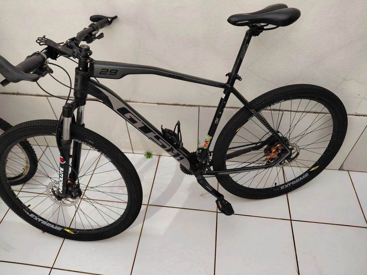 Bicicleta aro 29 com detalhes 