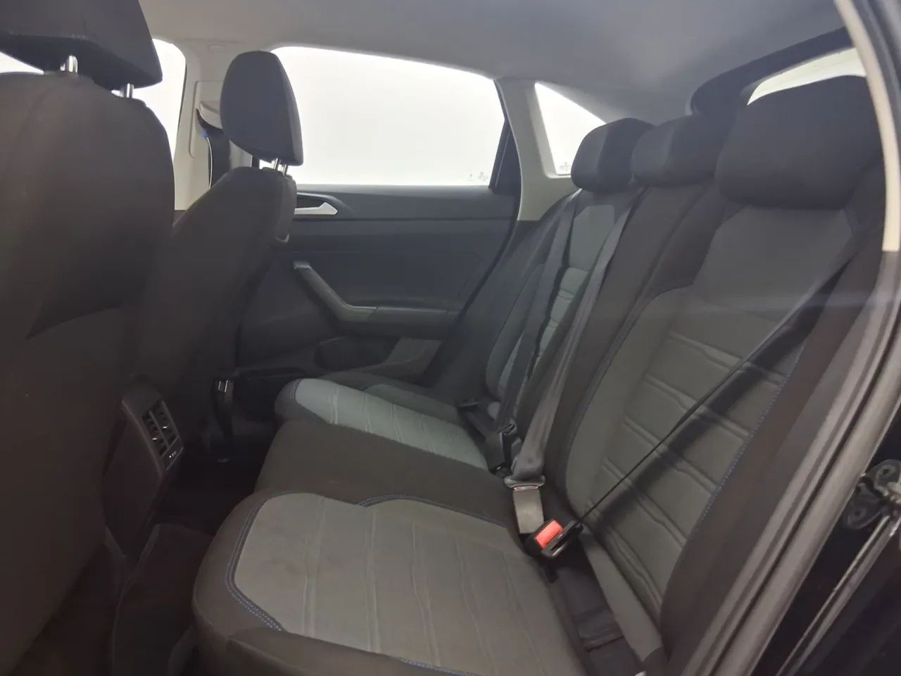 Volkswagen Nivus Comfortline 1.0 200 TSI Flex Aut., foto 17 de 18