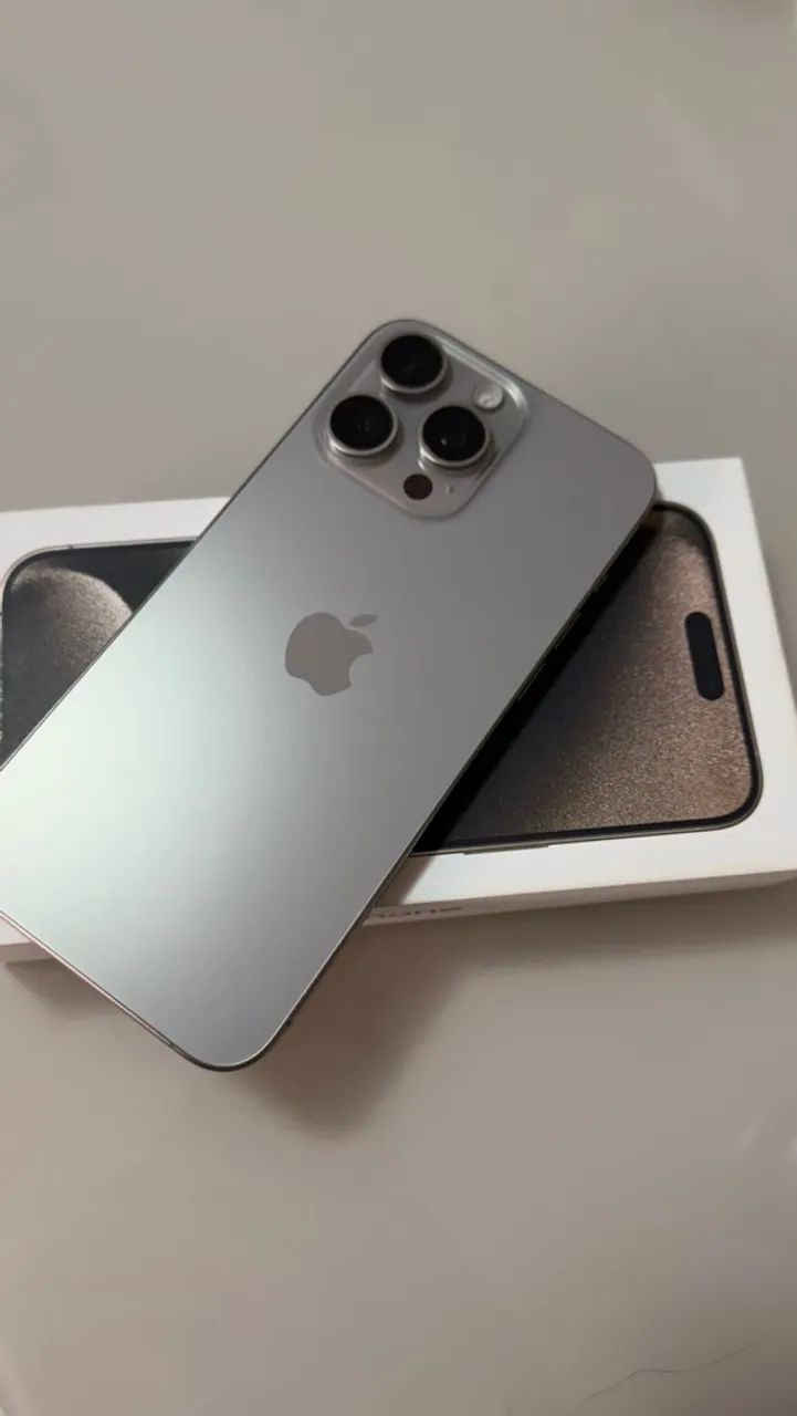 iPhone 15 Pro Max - 256 GB - Foto 2