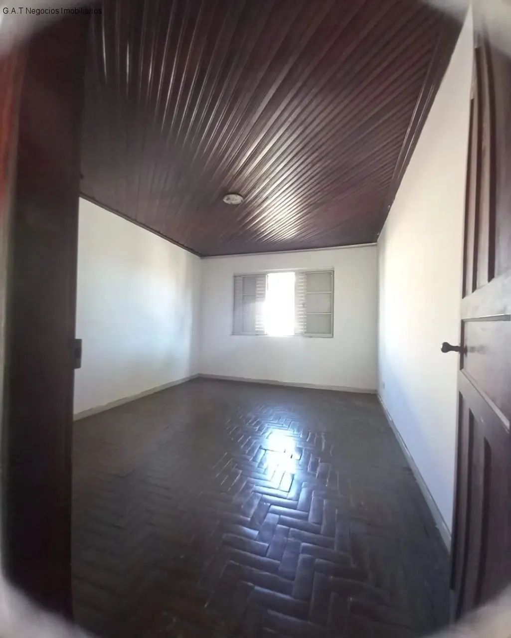 Casa à Venda em Sorocaba-SP, Vila Santana: 2 Quartos, 1 Sala, 1 Banheiro, 1 Vaga de Garage - Foto 5