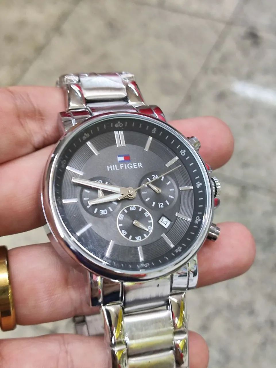 Relógio Tommy Hilfiger Prata e Preto - Foto 5