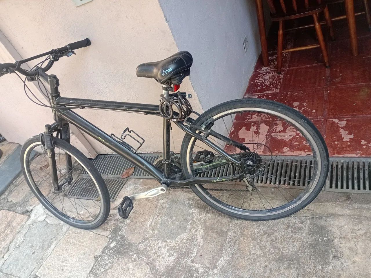 Bicicleta urbana preta  - Foto 4