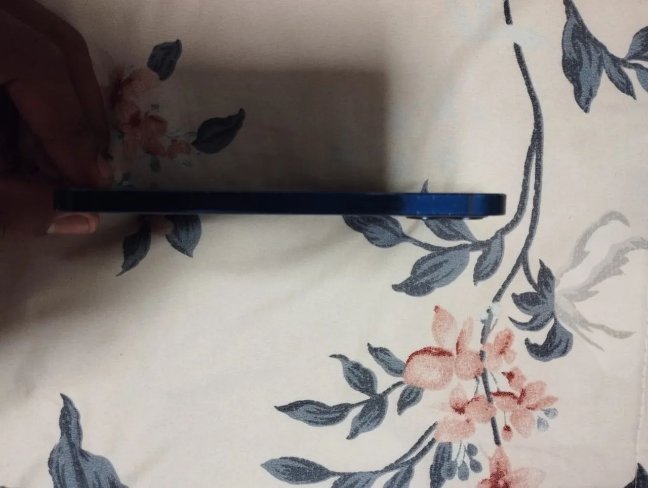 Vendo iPhone 12 com a traseira trincada  - Foto 5