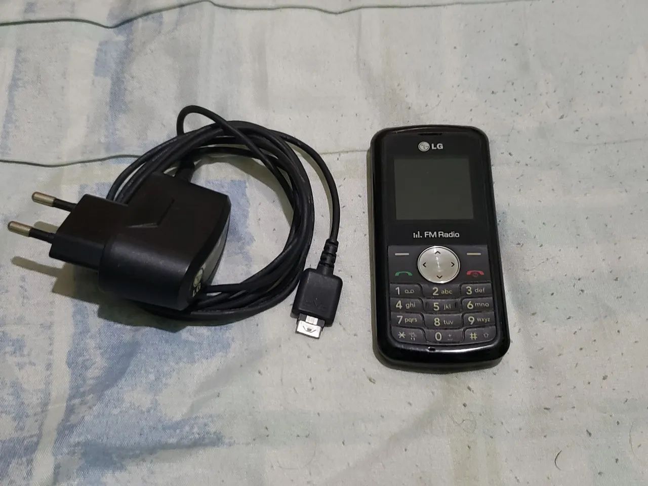 Celular LG kp105e antigo