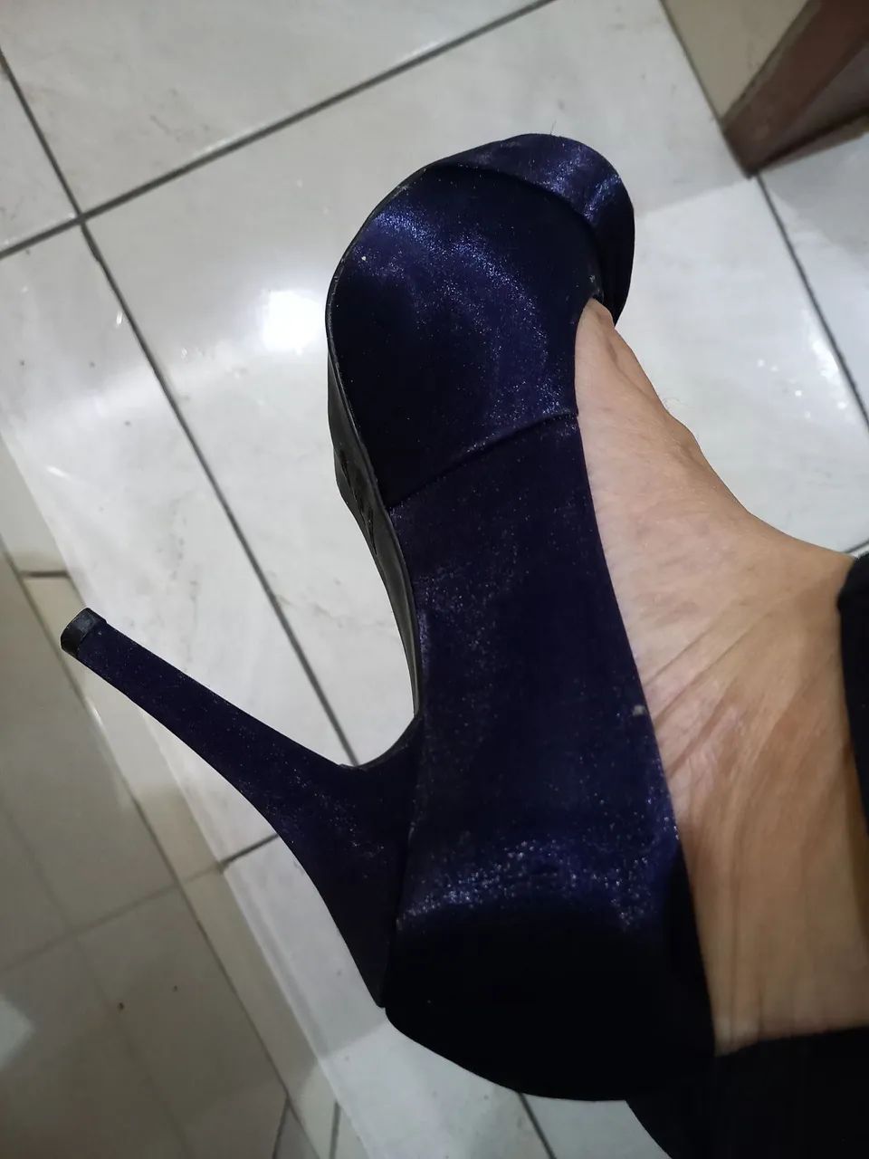 Linda sandália meia pata tecido de cetim. - Foto 4