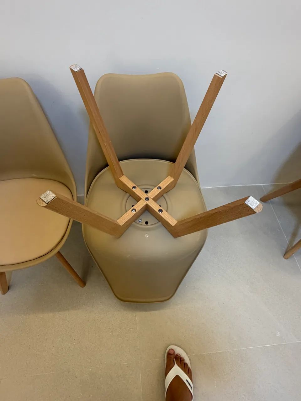 Kit com 4 Cadeiras Eames Wood Bege - Novas - Foto 4