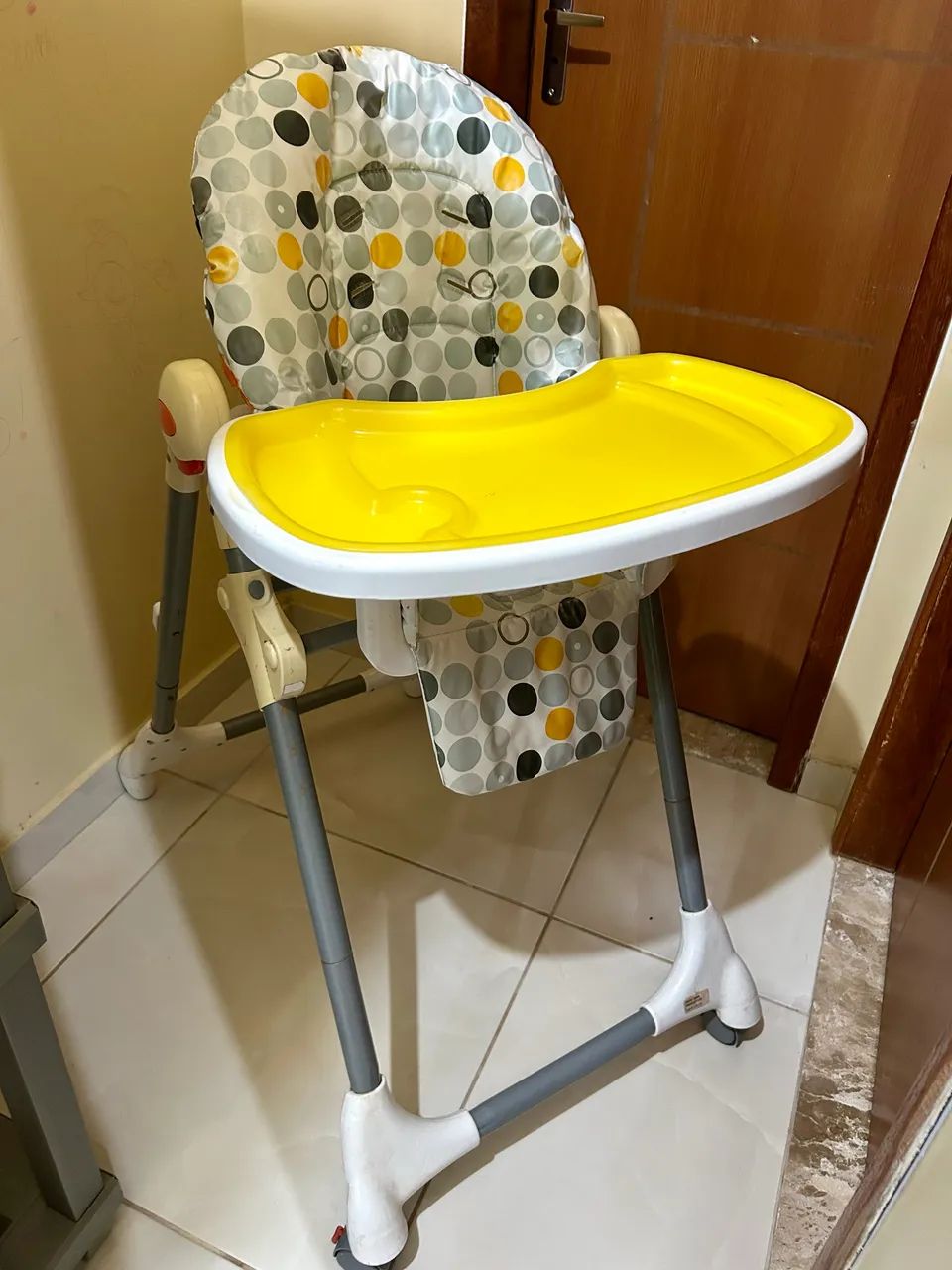 Cadeira de alimentação para bebê 