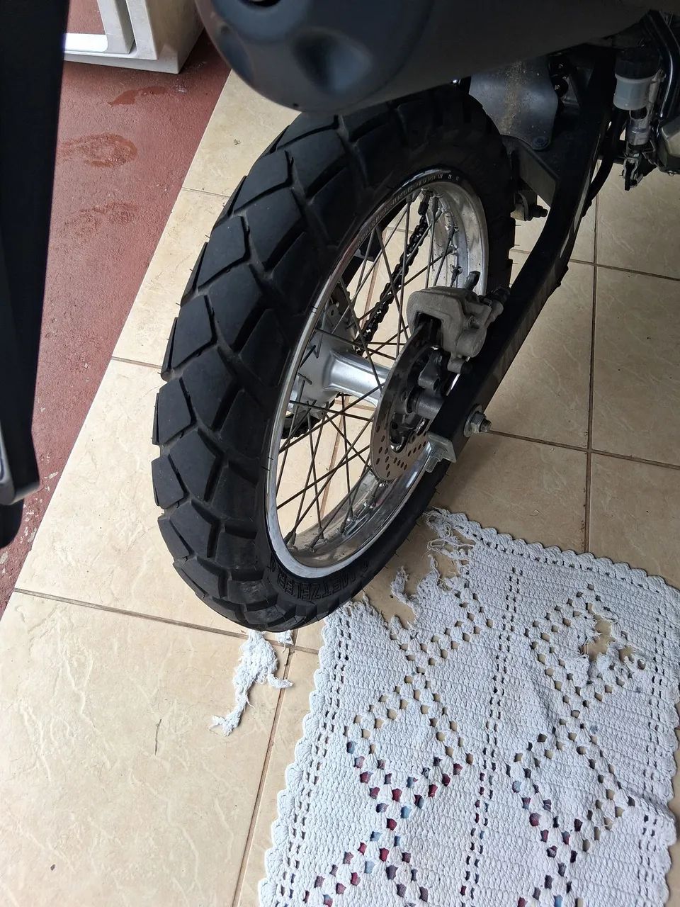Moto zero único dono sem um arranhão e com equipamentos  - Foto 2