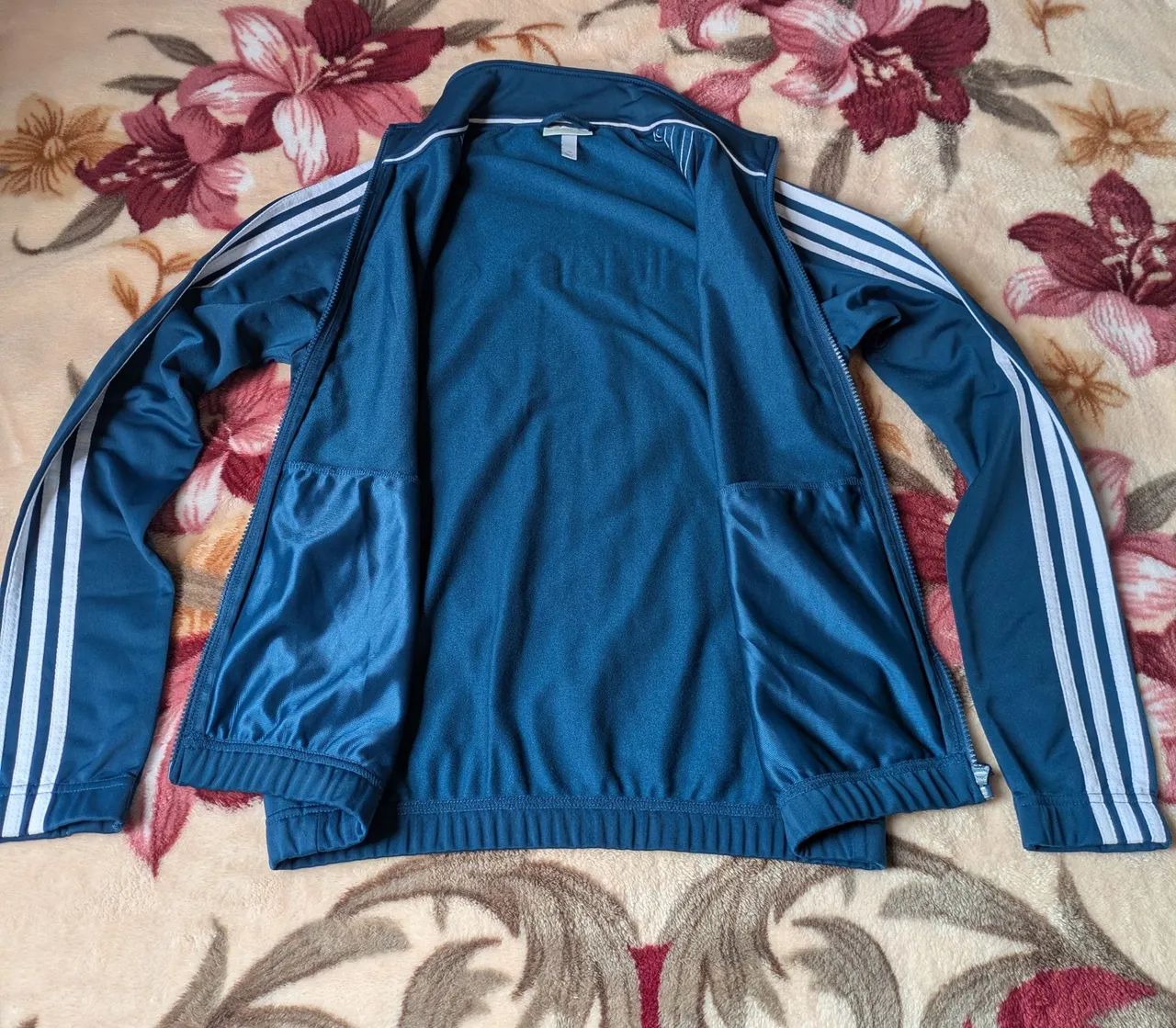 Blusa Adidas neo, esporte. - Foto 3