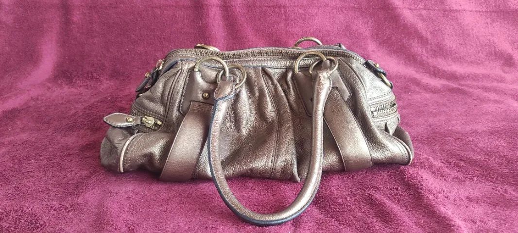 Bolsa de couro dourada Banana Republic