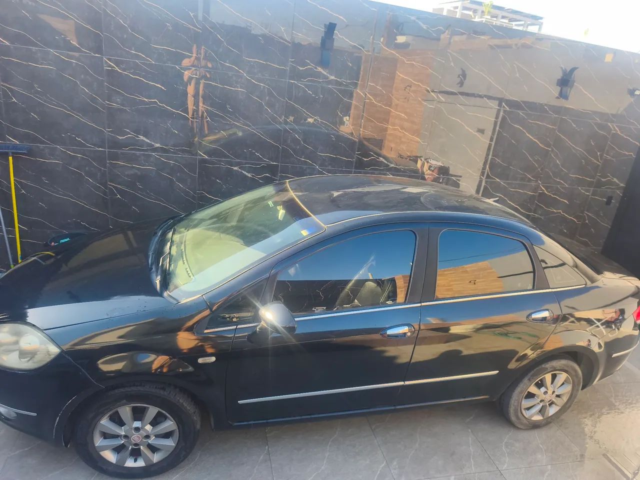 Fiat Linea Absolute 1.9/1.8 Flex Dualogic 4P 2011 - Foto 3