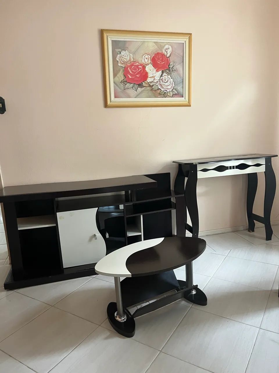 TRIO Rack, Aparador e centro