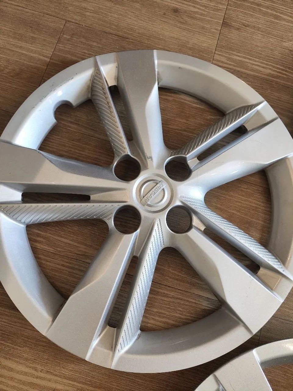 3 Calotas Nissan Kicks Original!!  - Foto 3