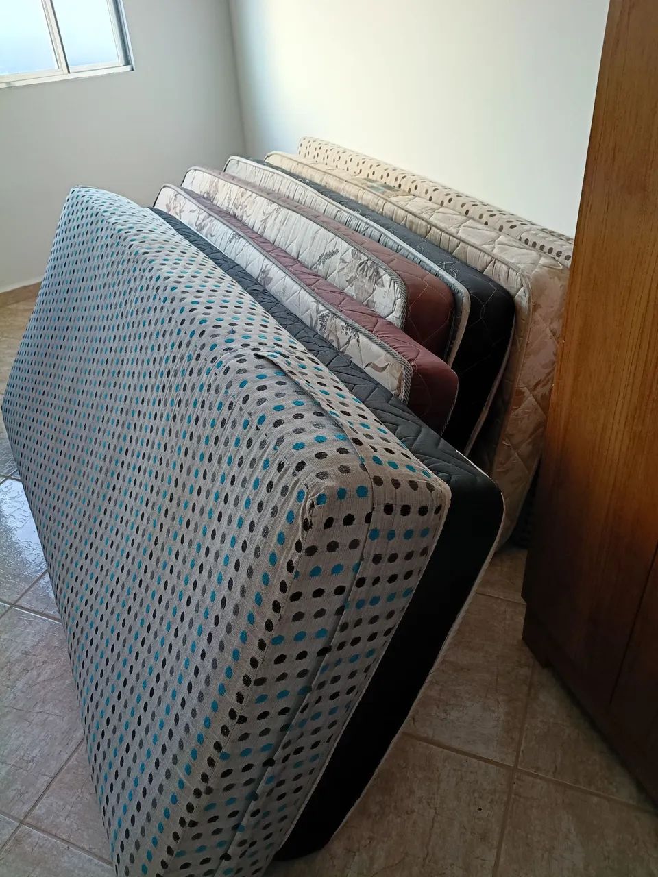 Colchão solteiro, vendo 10 unidades