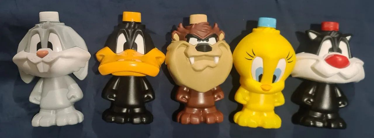 Coleção Completa Garrafas Squeeze 3D Looney Tunes Giraffas