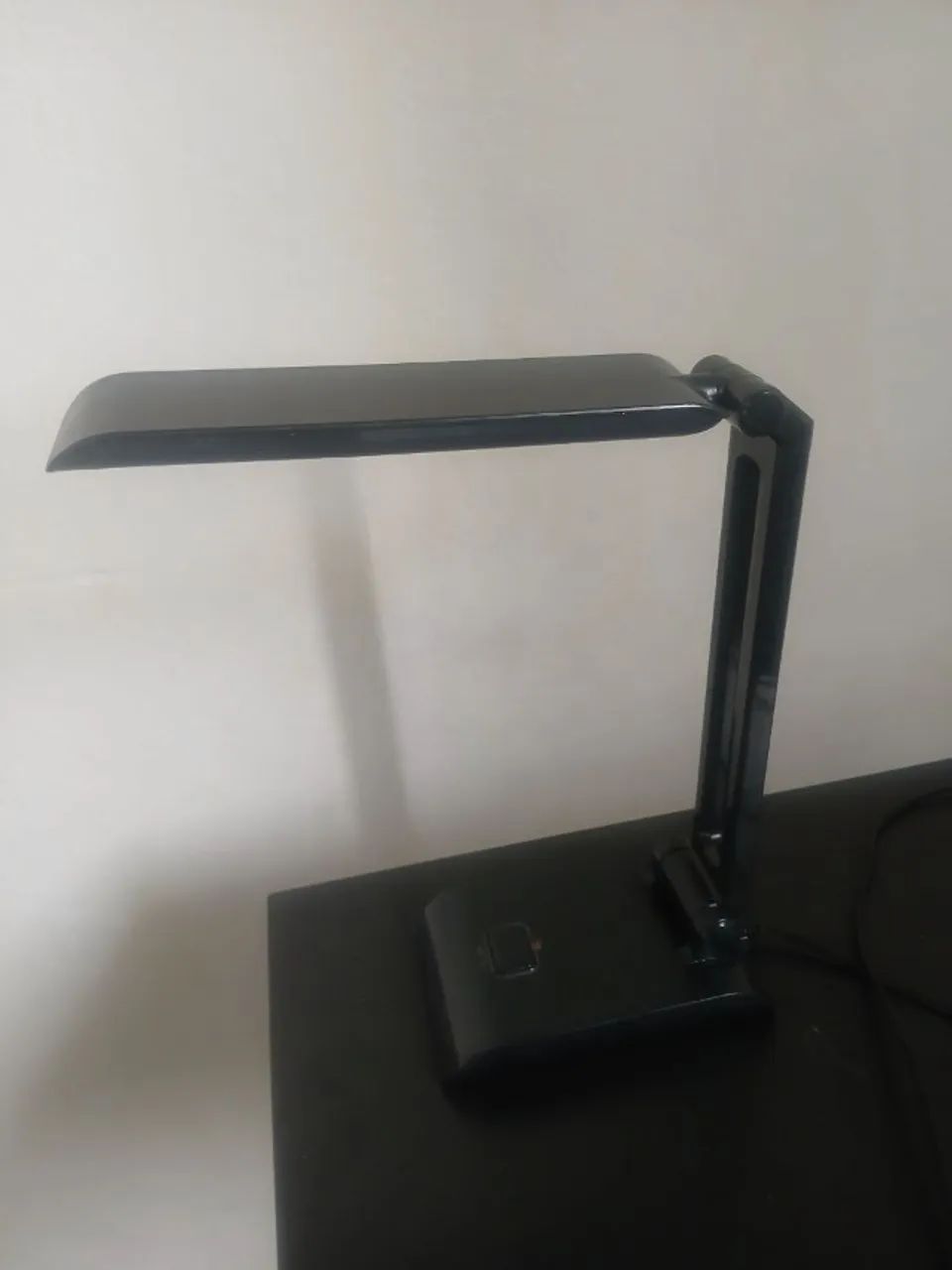 Luminária de Mesa LED Articulável - Foto 3