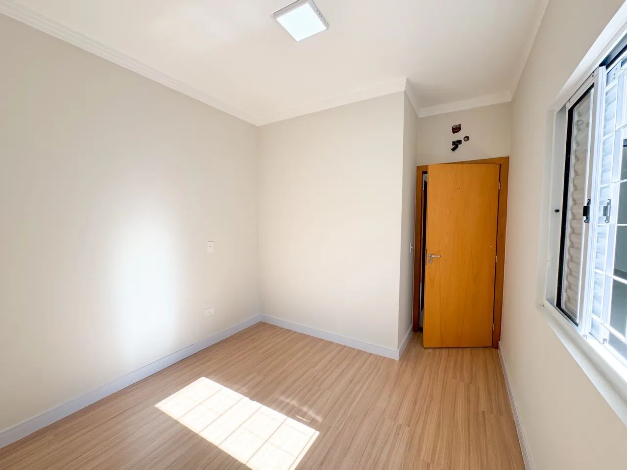 Venda | Casa com 3 quartos (1 suíte) - Jd. dos Pássaros, Maringá. - Foto 3