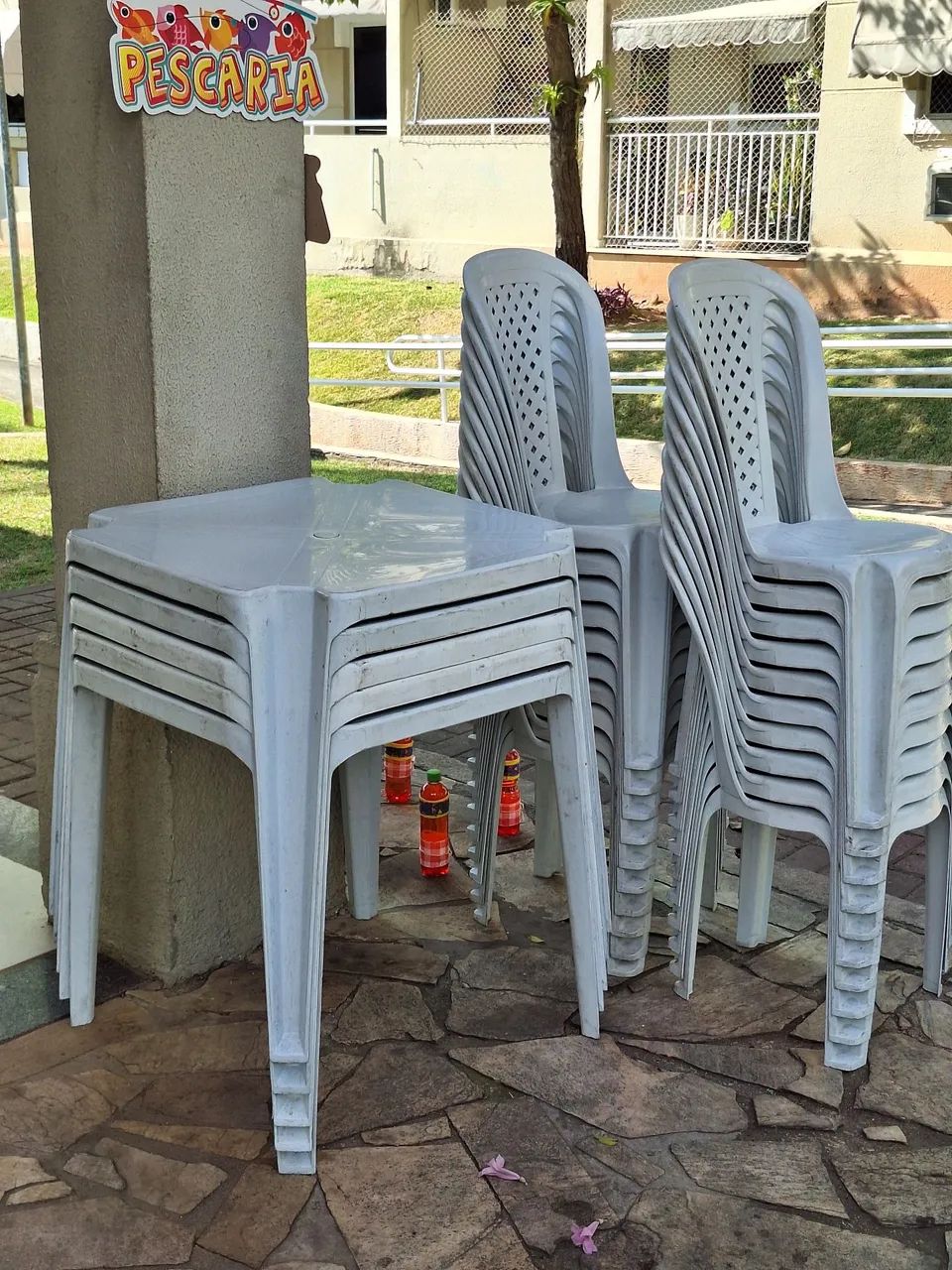 Jogo de Mesas e Cadeiras - Foto 2