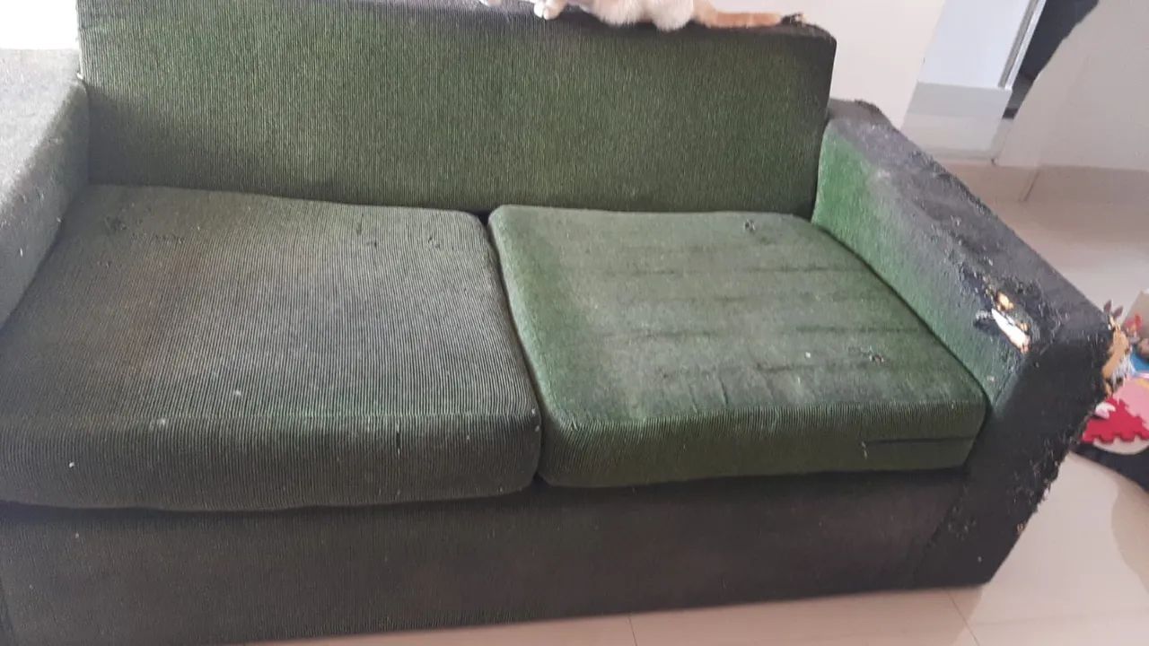 DONATION - Sofa for refurbishment65581375424898122