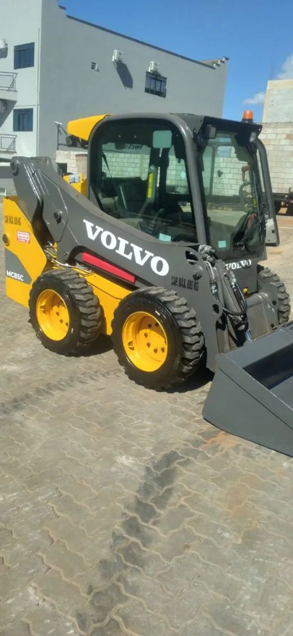 MINI CARREGADEIRA VOLVO MC85C ANO 2018