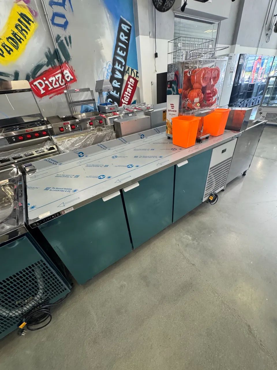 Balcão de serviço refrigerado 2,00 com 3 portas Refrimate  - Foto 2