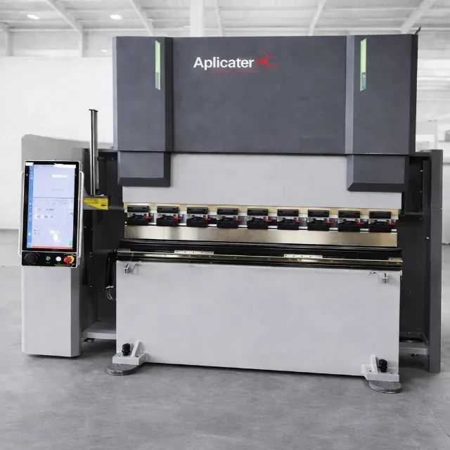 DOBRADEIRA HIDRÁULICA CNC 7 eixos 1500 - 40T - Máquinas para