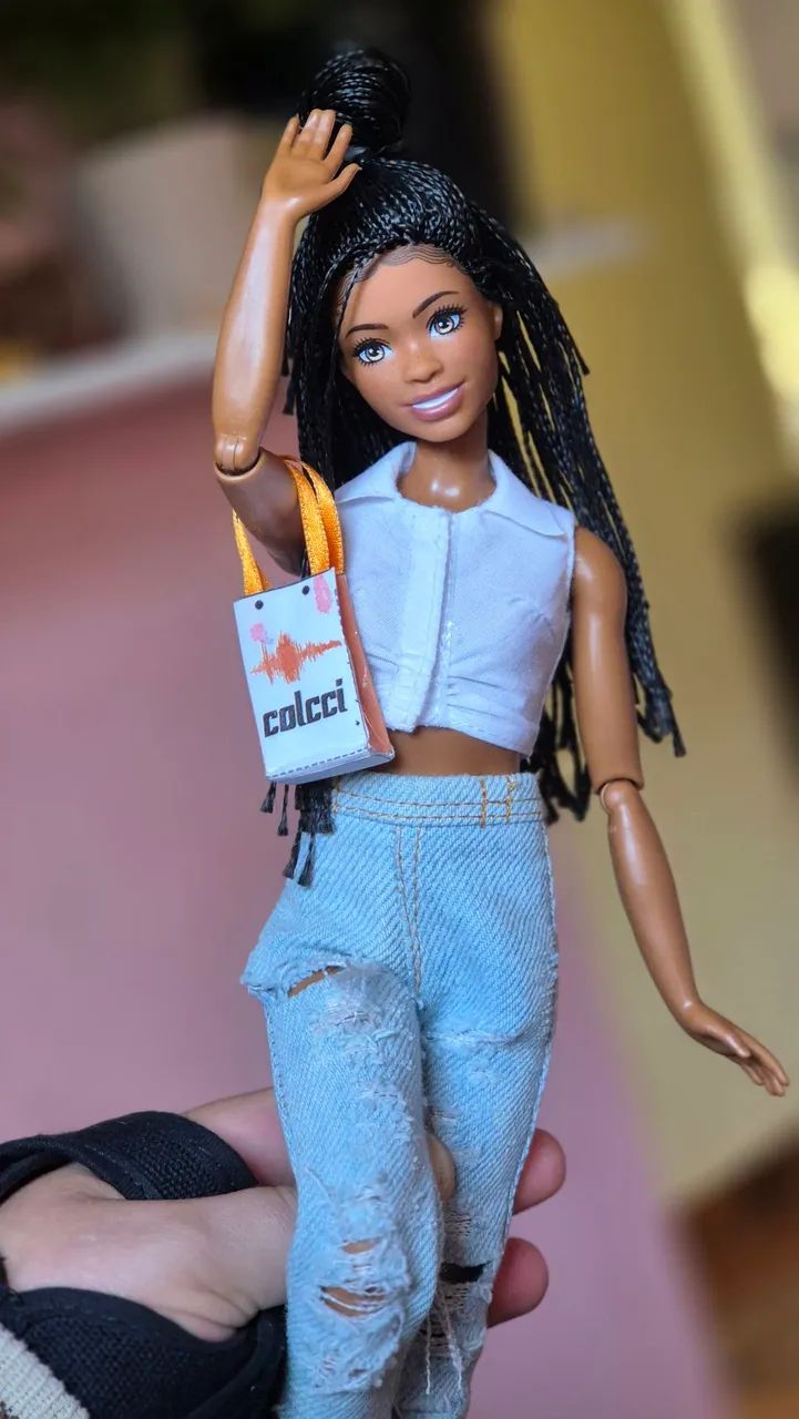 Barbie negra articulada customizada - Foto 3