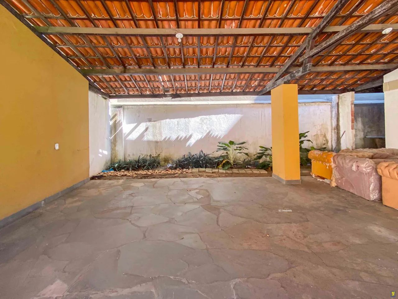 Casa duplex com 7 salas, deck e 4 vagas no Meireles - Foto 3