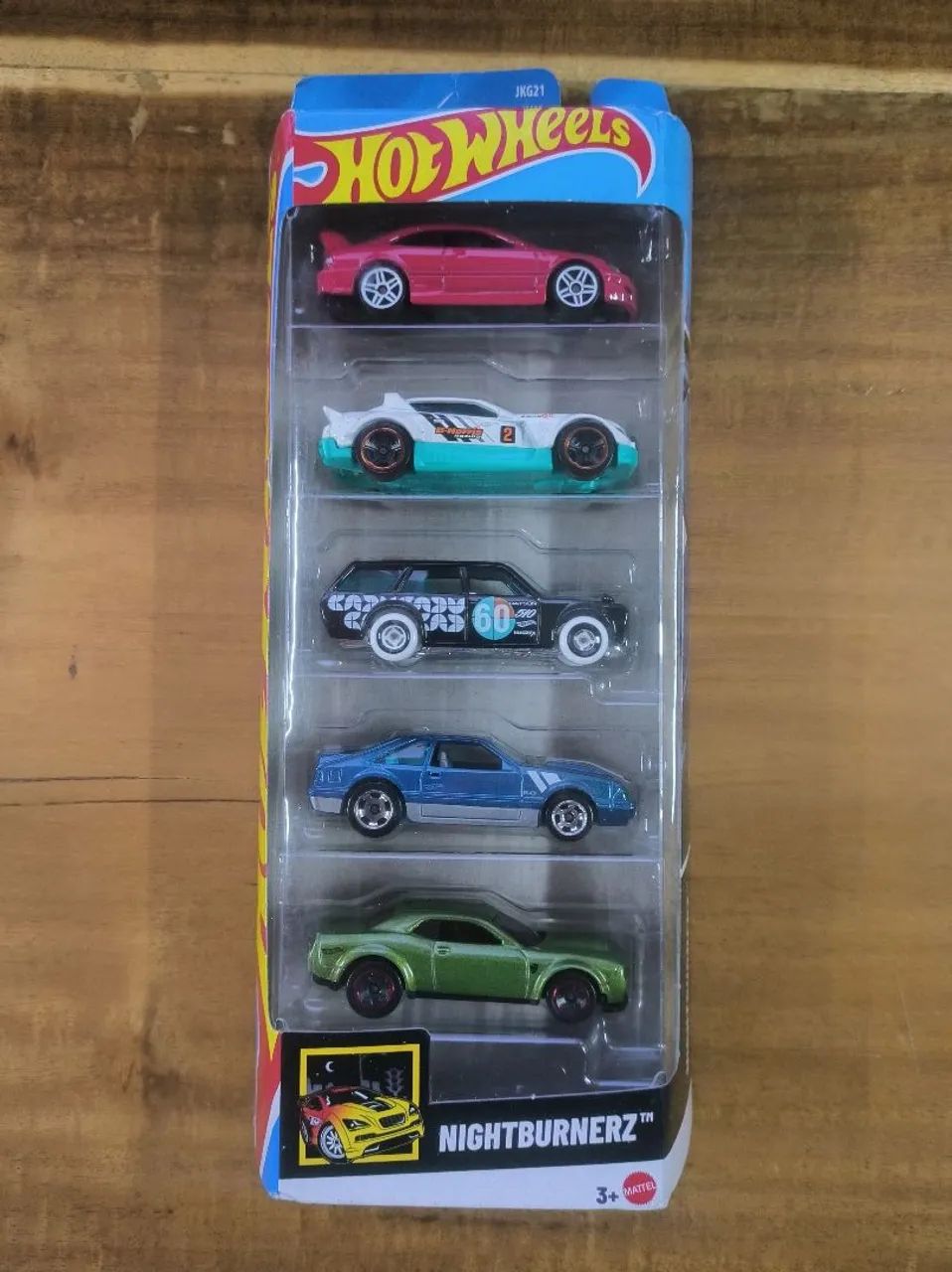Kit com 5 carrinhos Hotwheels  - Foto 4