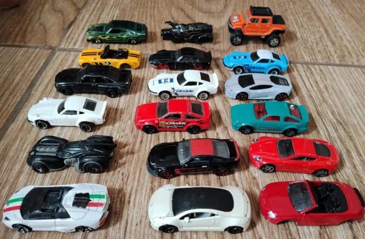 Coleção carrinhos Hot wheels variados  - Foto 3