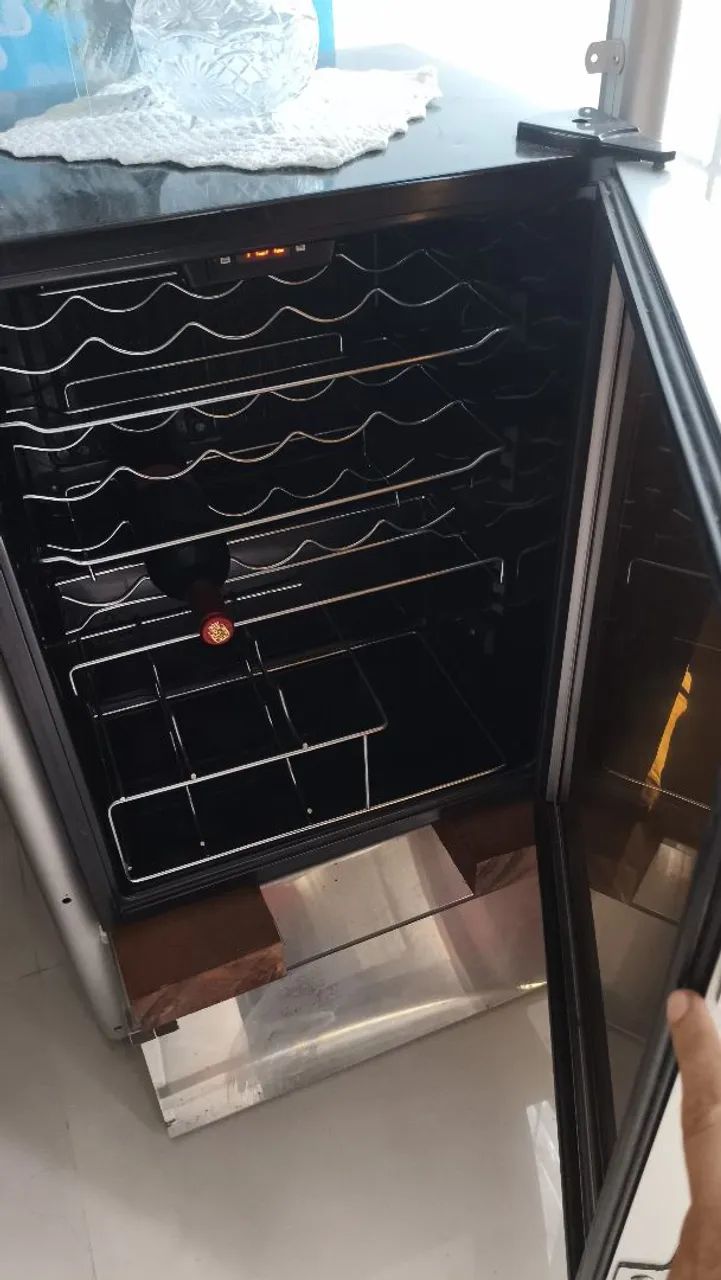 Adega philco 21 garrafas 