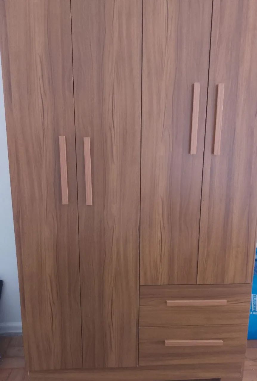 Guarda-roupa 04 portas