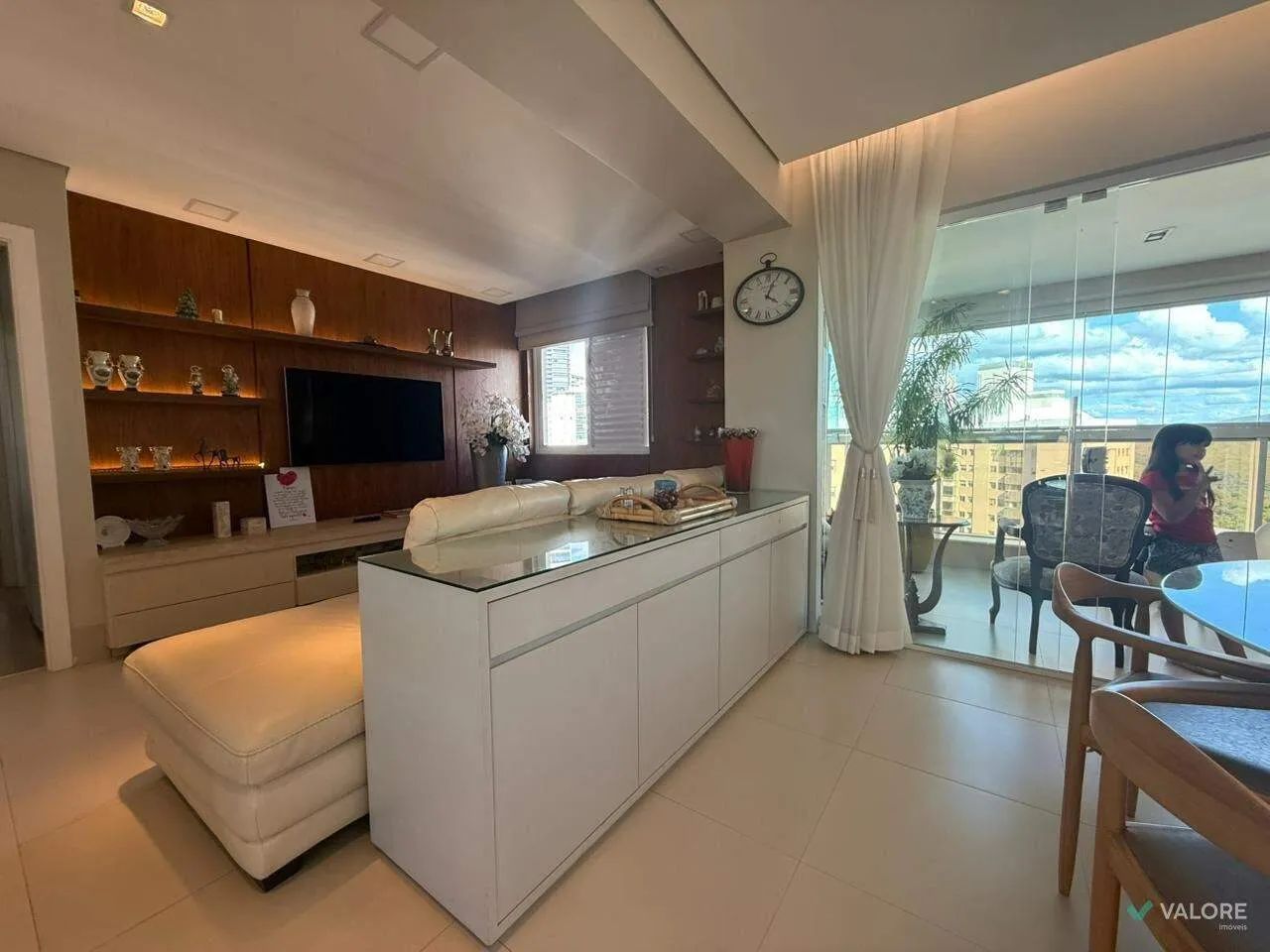 Apartamento 3 suítes com 3 vagas, mobiliado, Vila da Serra  Nova Lima