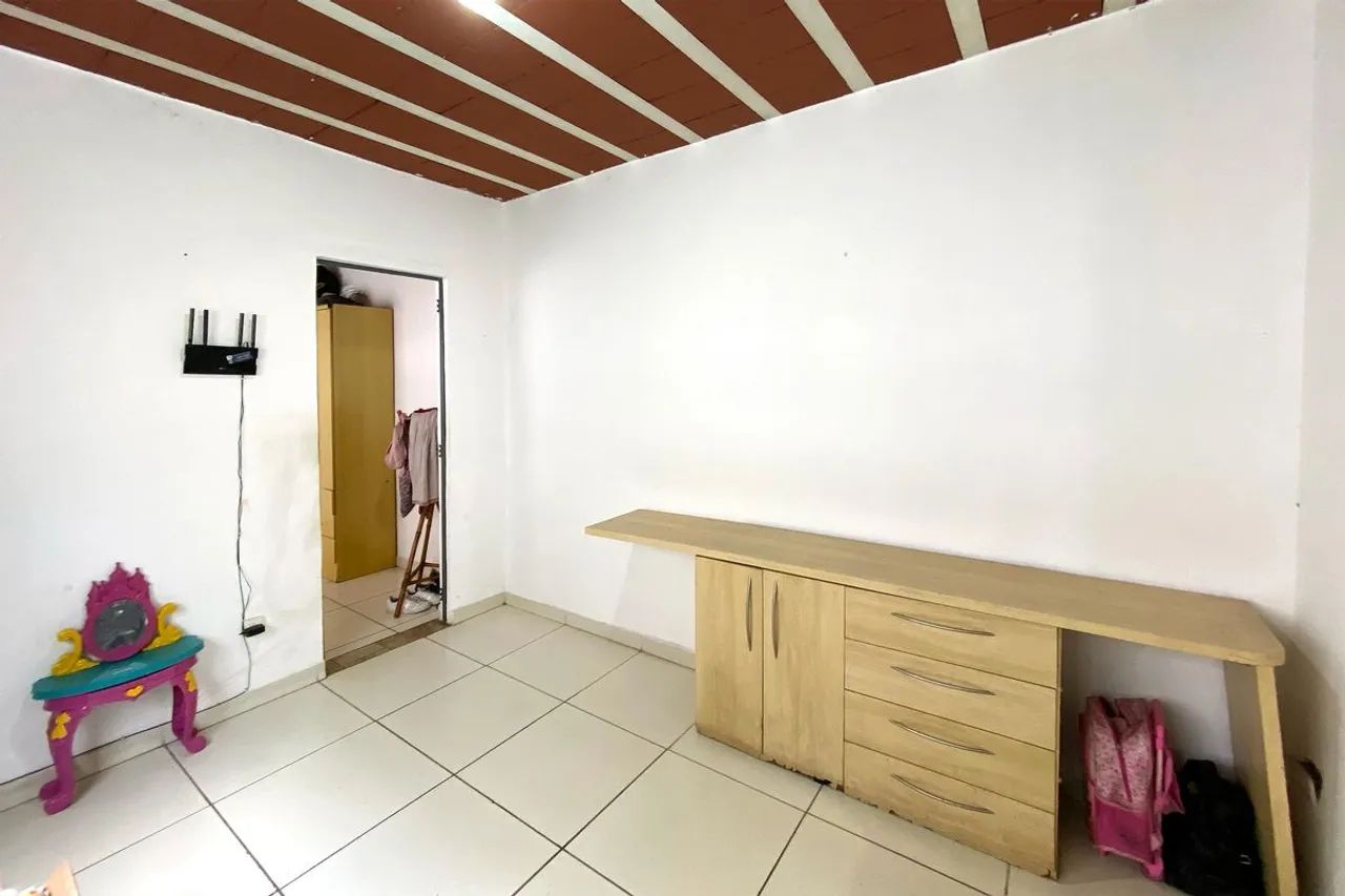 Casa à Venda - Concórdia, 6 Quartos, 300 m2 - Foto 4
