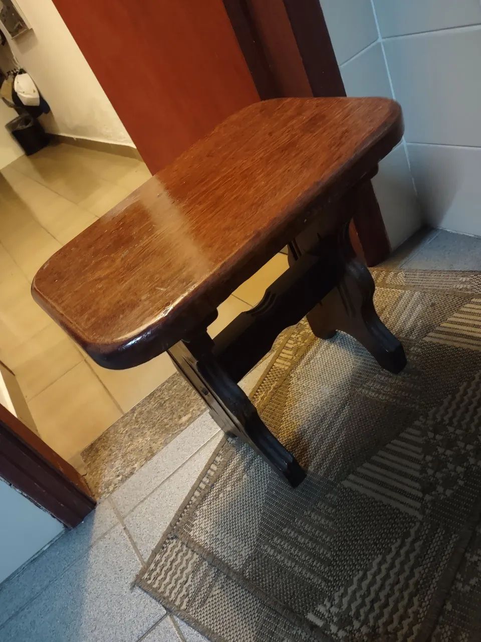 Banco de madeira maciço  - Foto 2