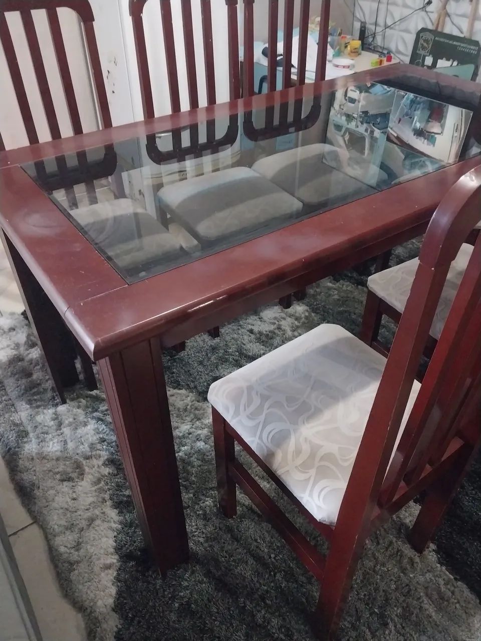 Mesa de vidro com 6 cadeiras  - Foto 3