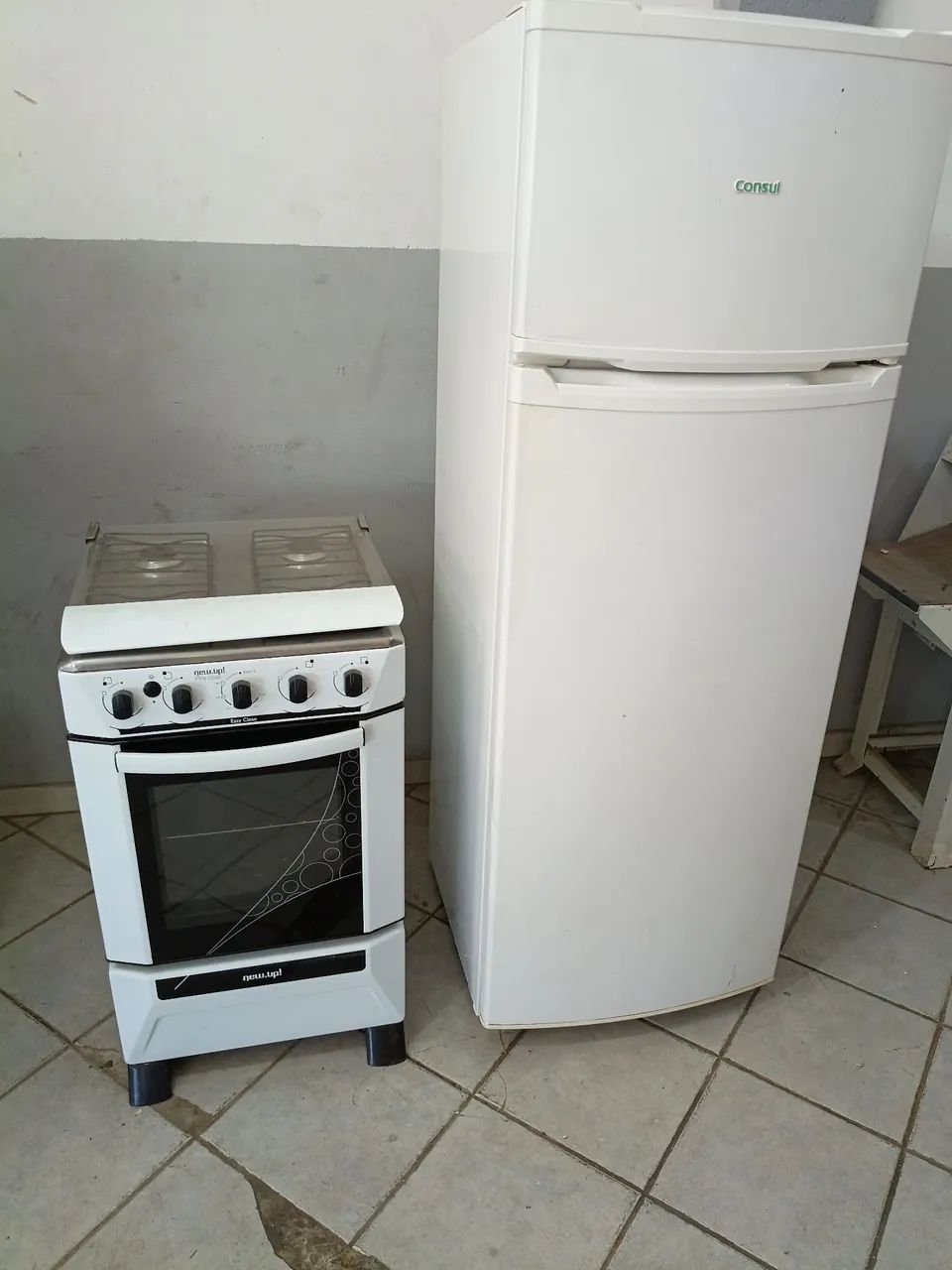 Geladeira Consul e fogão 