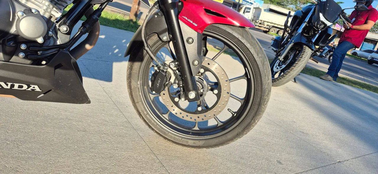 HONDA CB300F ABS 2026 - Foto 4