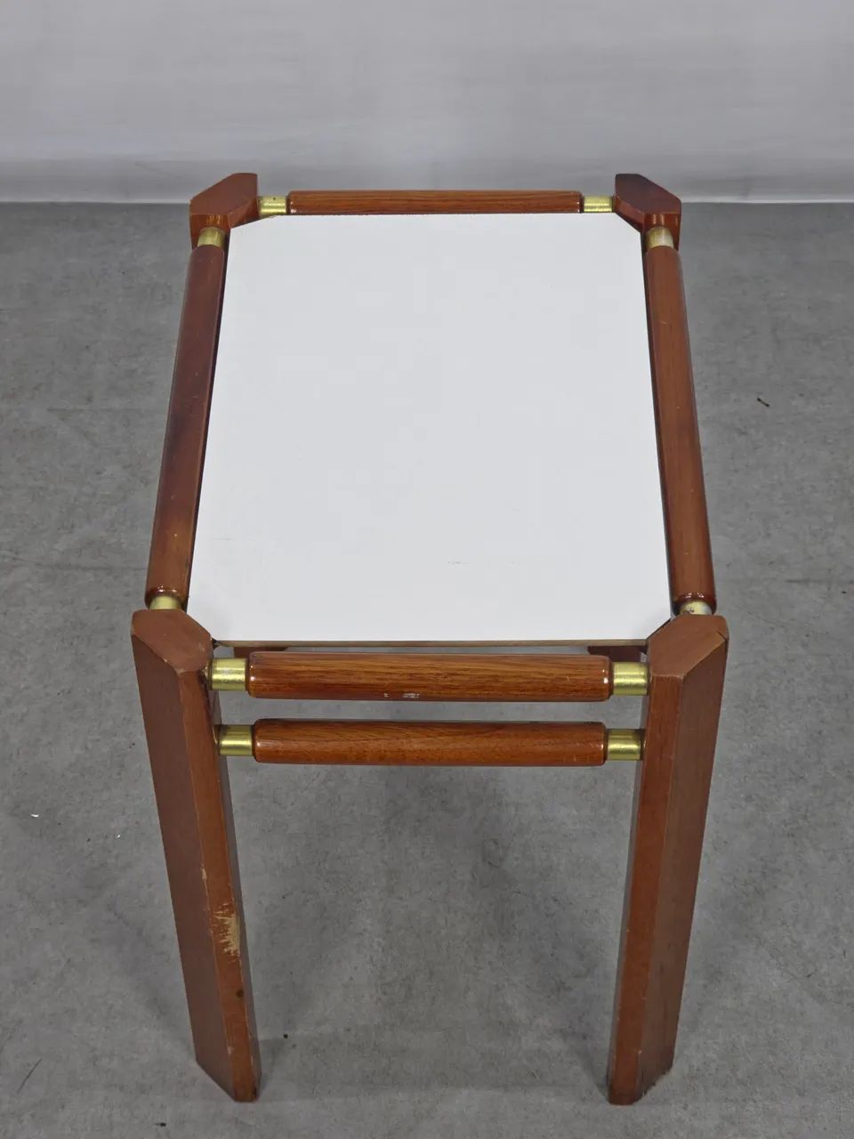 Mesa auxiliar vintage década de 70 - Foto 5