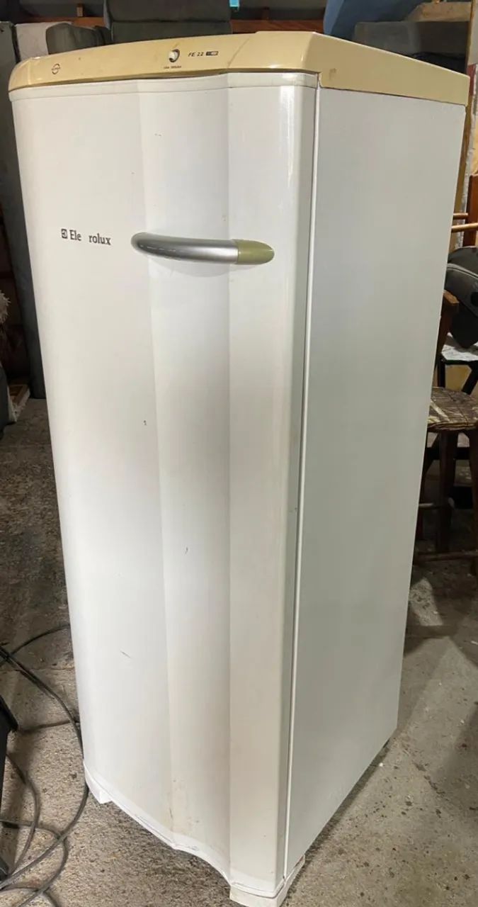 Freezer vertical electrolux, de 1 porta, branco. - Foto 3