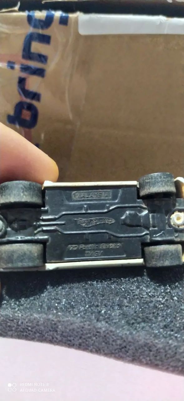 Miniatura Hotwheels usada com arranhões e marcas de uso  - Foto 4