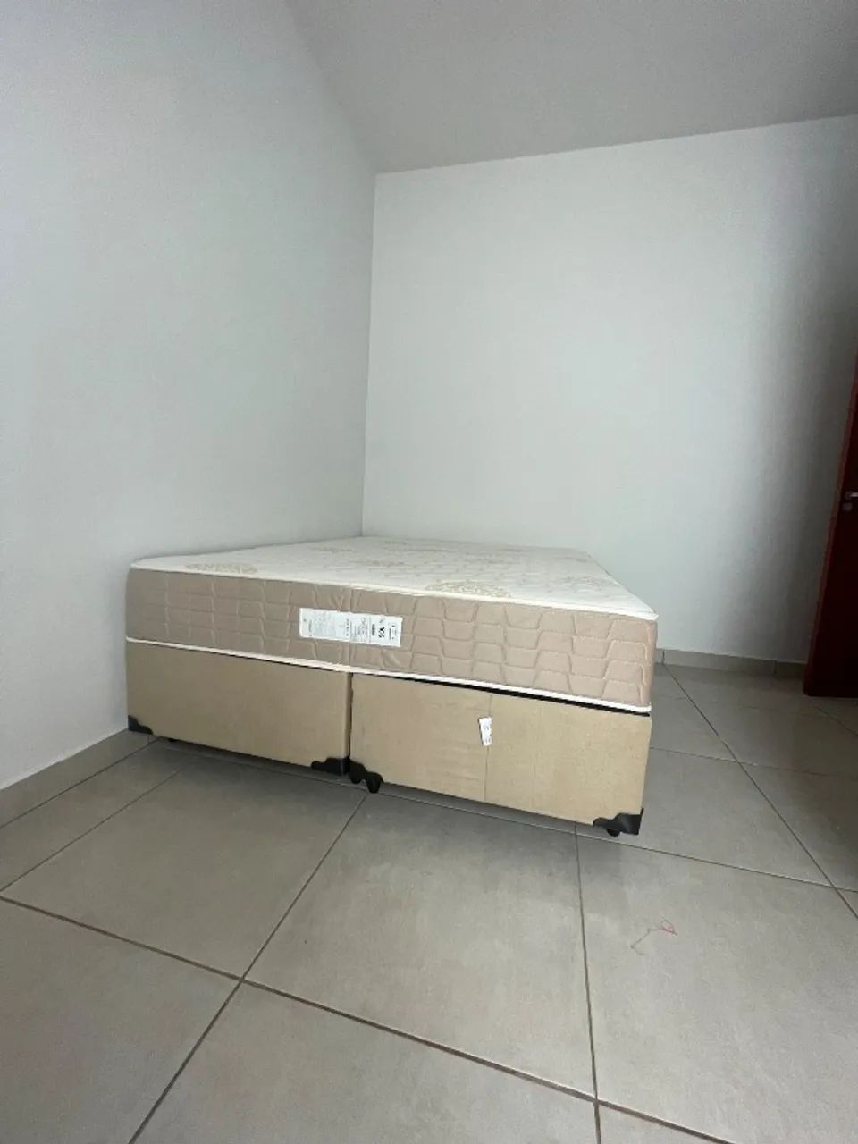 Sofá, cama QUEEN , máquina de lavar , ar condicionado, televisão 50 polegadas  - Foto 5