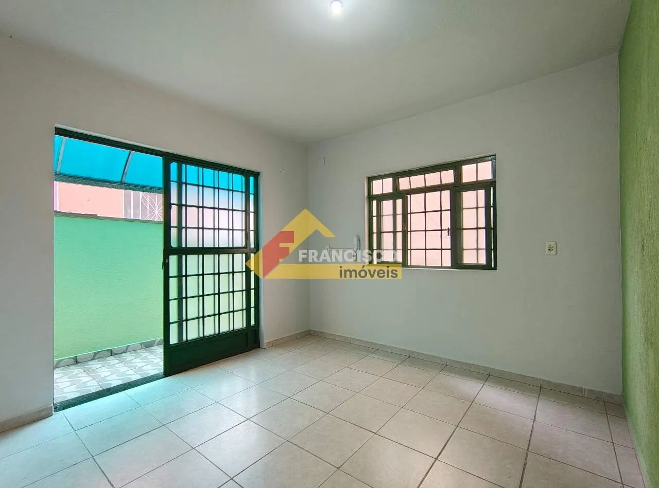 Casa para aluguel, 3 quartos, 1 suíte, Centro - Divinópolis/MG