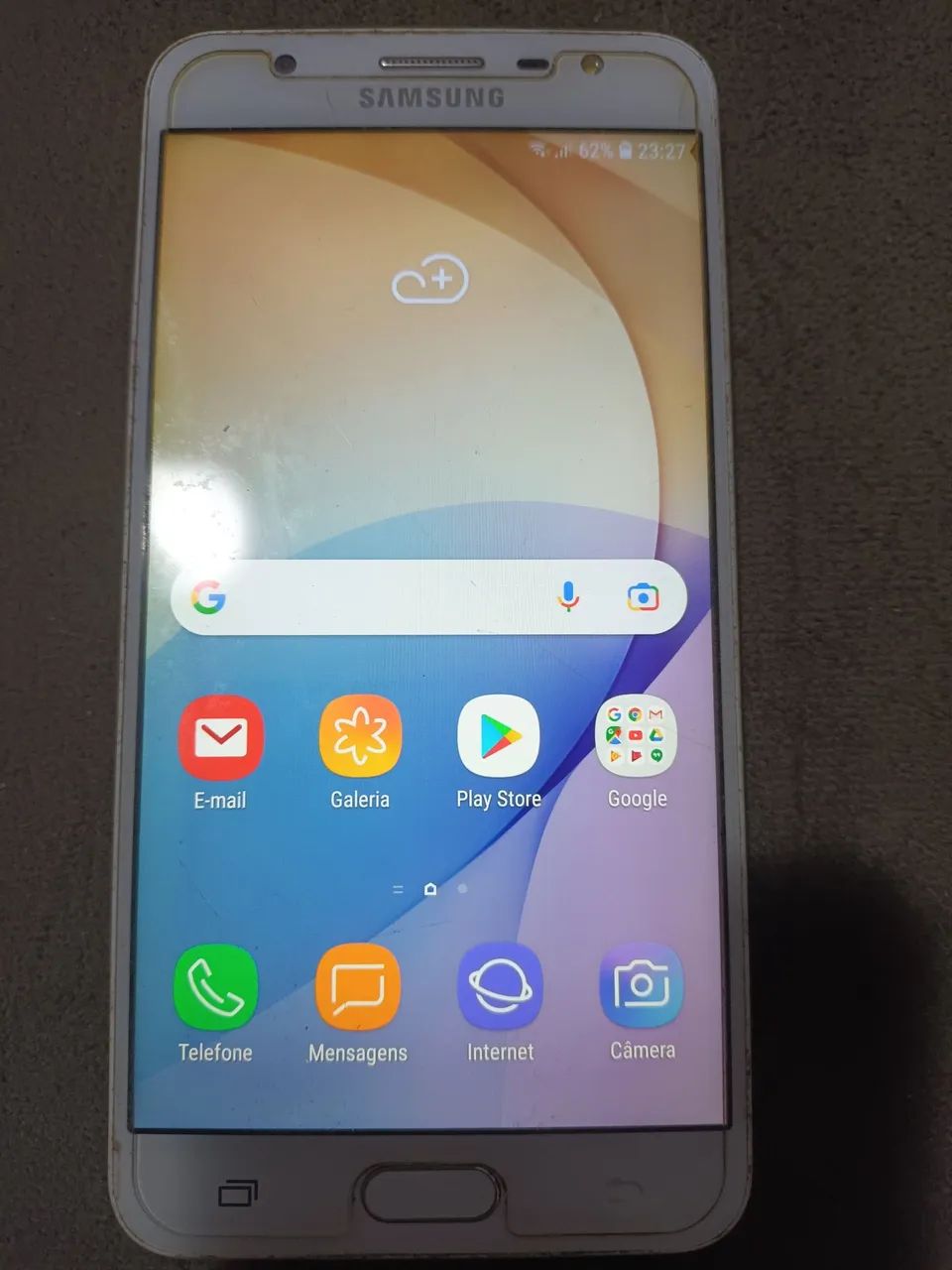 Celular Samsung Usando 