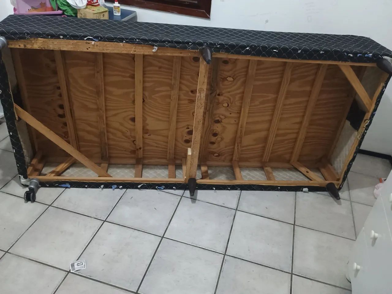 Cama solteiro usada