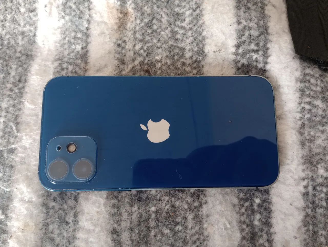 Vende-se iPhone 12 