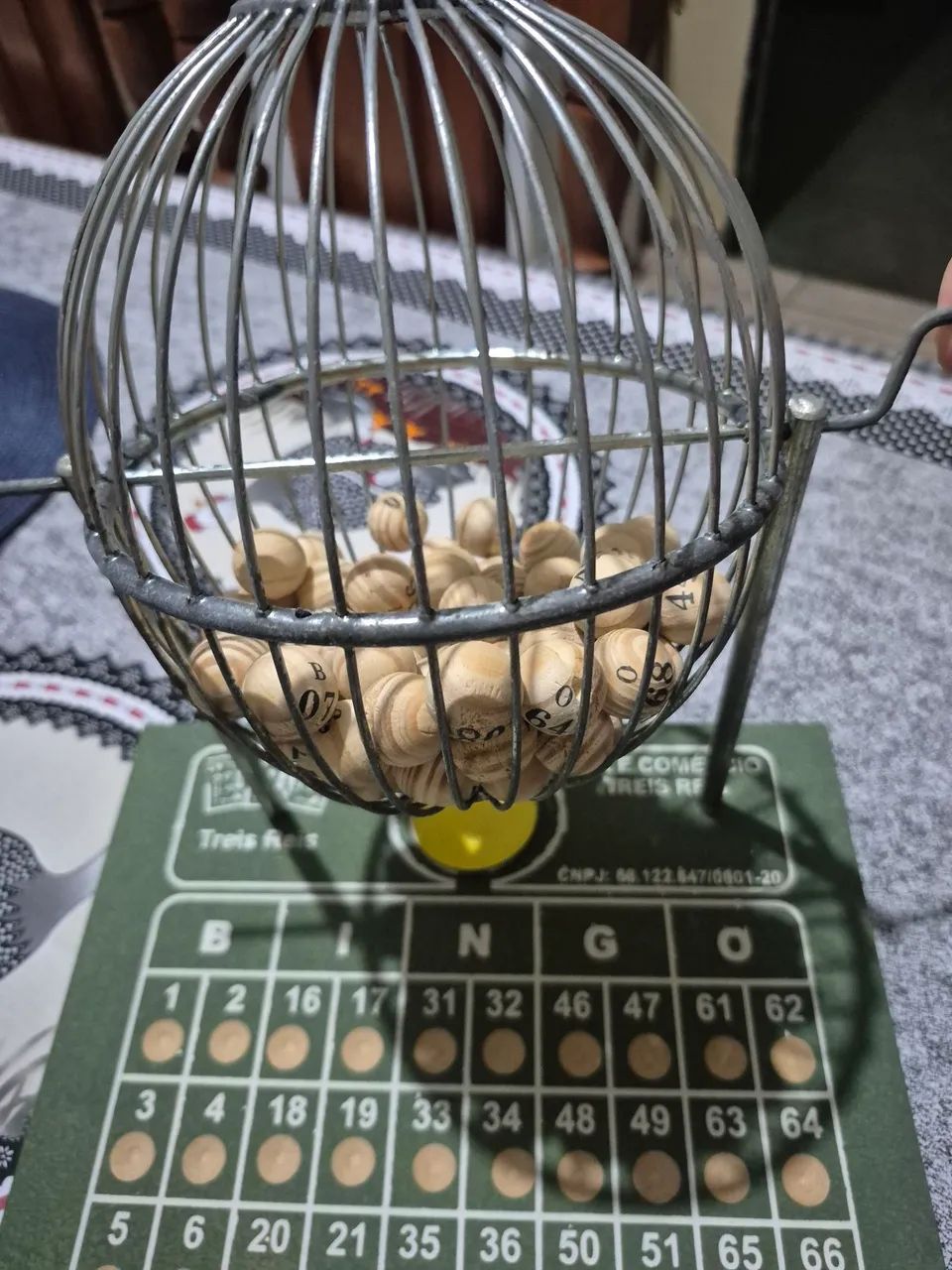 Tabuleiro e globo para bingo - Foto 3